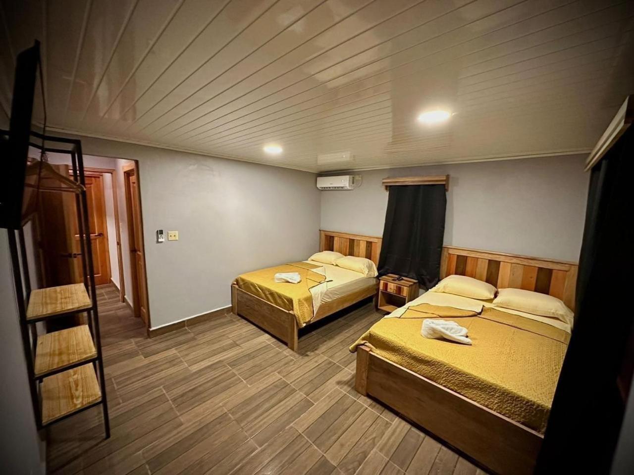 Blasina Beer Hostel ボケテ エクステリア 写真
